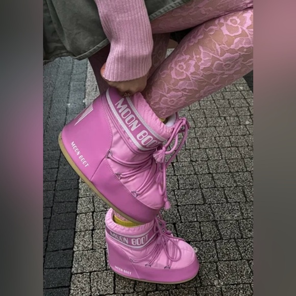 Moon Boot Pink Lace-Up Winter Boots with Branded Cuff - Picture 7 of 16